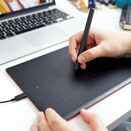 ONE MEDIUM BLACK MULTIMEDIA TABLET