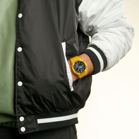 MONTRE HOMME SOLAIRE BLUETOOTH GA-B2100-1AER CARBONNE JAUNE
